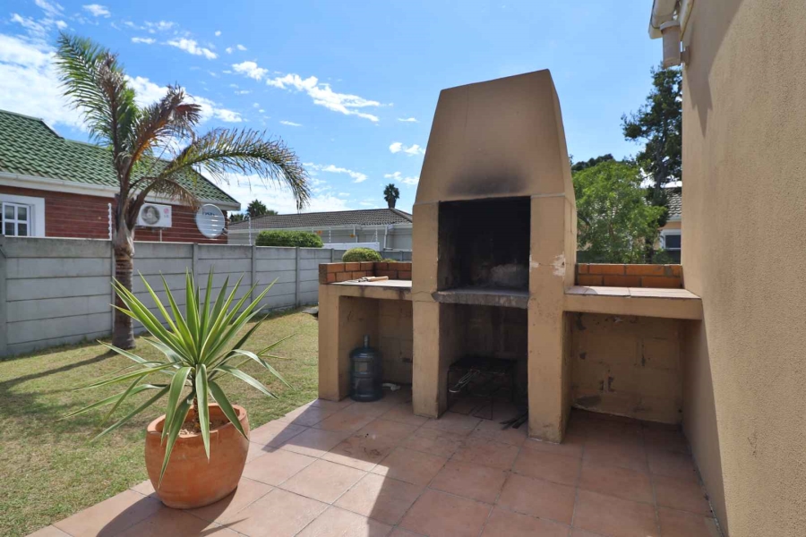 4 Bedroom Property for Sale in Parklands Western Cape